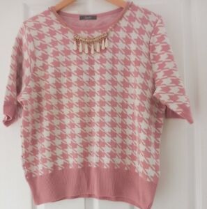 Women's South Size 18 Pink Check Jumper & necklace (Code 7)