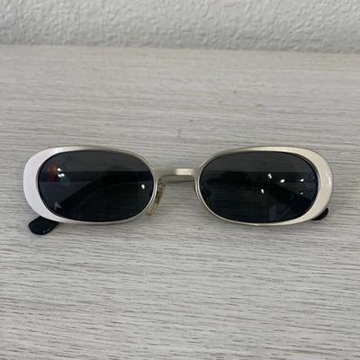 Gafas de sol ovaladas de colección con marco plateado lentes negras elegantes gafas de moda Foto 1 de 4