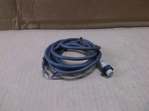 E2F-X2E1 Omron NEW Proximity Switch Sensor E2FX2E1 - Picture 1 of 4
