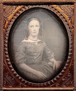 1/6 PLATE DAGUERREOTYPE - STUNNING PRINCESS LEIA IN BRAIDS DOMED GLASS FULL CASE - Picture 1 of 3
