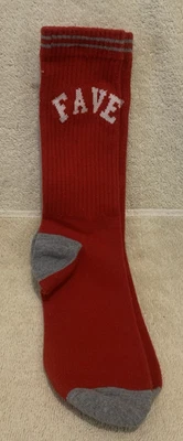 1 par de calcetines para mujer FAVE rojos, grises y blancos sin marca 9-11 nuevos sin etiquetas Foto 1 de 2