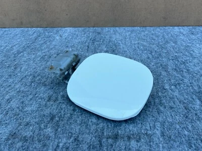 INFINITI FX35 FX50 QX70 2009-2017 OEM GAS LID DOOR ASSEMBLY (WHITE) - Image 1 of 4