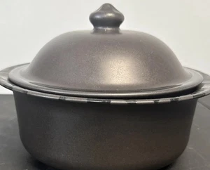 Pfaltzgraff Midnight Sun 2qt Covered Casserole Dish 9.5" - Picture 1 of 6