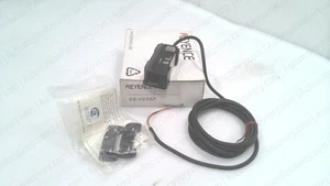 KEYENCE CZ-V22AP, DIGITAL RGB SENSOR, AMPLIFIER UNIT, EXPANSION UNIT, NE #342237 - Picture 1 of 5