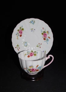 SHELLEY ENGLAND ROSES AND RED DAISY RIBBED CUP & SAUCER - Picture 1 of 3