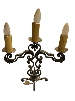 ANCIEN CHANDELIER FER FORGE ÉLECTRIFIER LAMPE DE CHEVET CANDELABRE CHEMINÉE - Photo 1/4