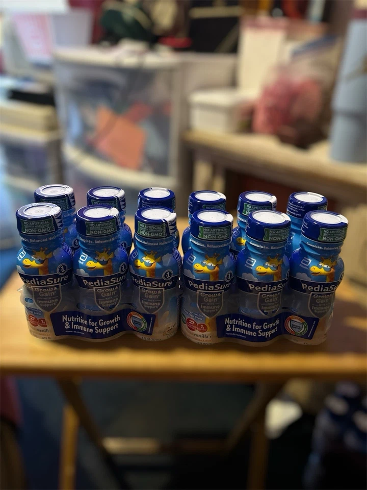 PediaSure Abbott Batido Nutrición Equilibrada Completo Sabor Vainilla 8oz Paquete de 12 Foto 1 de 3