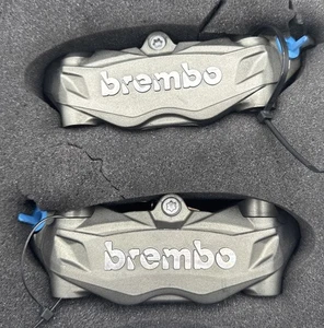 Pinzas monobloque radiales forjadas Brembo P4 100 mm para Ducati Streetfighter V2 - Imagen 1 de 13