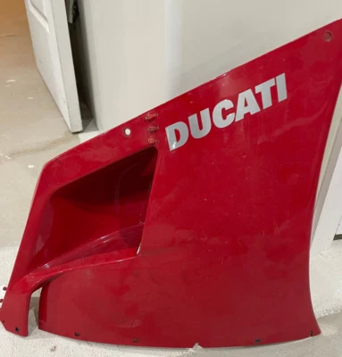 Carenado medio rojo Ducat 916 996 748 cubierta lado derecho 4801040.1A hecho en Italia Foto 1 de 4