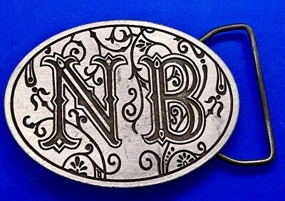 Banda Trasera de Níquel Música 2005 Licencia Bravado Tono Plateado Hebilla de Cinturón Foto 1 de 4