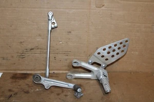 2004-2005 HONDA CBR1000RR LEFT REARSET REAR SET FOOT PEG W GEAR SHIFTER - Foto 1 di 4