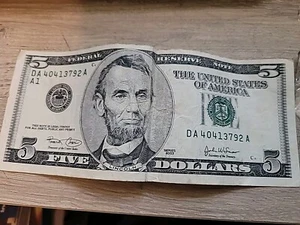 $5 Dollar Bill Serial #DA 40413792A Series 2003. - Picture 1 of 3