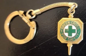 RARE VINTAGE ENAMEL GREEN CROSS FOR SAFETY EMPLOYEE KEY CHAIN PENDANT BADGE - Picture 1 of 4