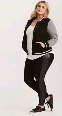 Leggings Torrid listras de couro sintético comprimento total preto escuro tamanho 1X - Imagem 1 de 4
