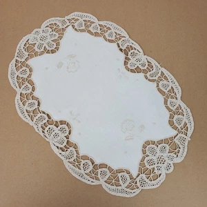 Vintage Stickerei Tischläufer Oval Kommode Deckchen Beige 16x11 cm - Bild 1 von 3
