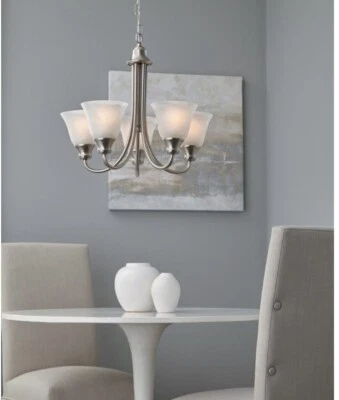 Lámpara de araña de cinco luces Generation Lighting Windgate - níquel cepillado Foto 1 de 3