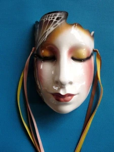 Maschera da Parete in Ceramica Arte Argilla, Farfalla Donna da Appendere a Parete - Foto 1 di 4