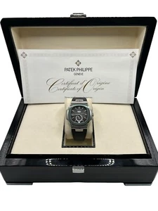 Patek Philippe nautilus 5726A-001 2020 With Box And Papers - Picture 1 of 6