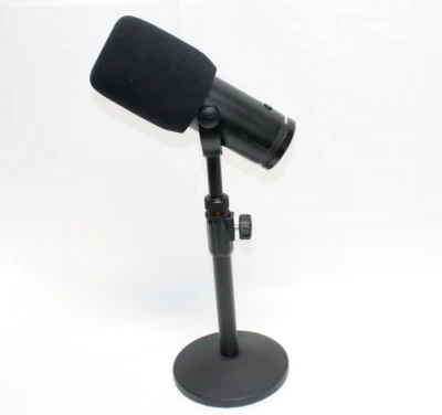 Samson Q9U XLR/USB Dynamic Broadcast Microphone with Stand - Image 1 of 4