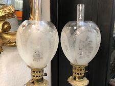 Paire de globes en cristal de BACCARAT pour lampes à huile / pétrole no tulipe