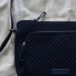 Vera Bradley RFID Little Hipster Classic Navy NWOT RARE - Picture 1 of 18
