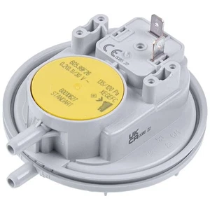 Interruptor de presión de aire de caldera de gas (presostato) Vaillant 050557 135/120 Pa - Imagen 1 de 3