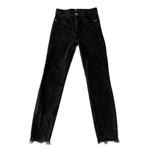 Womens Zara Size 4 Black High Rise Crop Fit Jeans Raw Hem - Picture 1 of 4