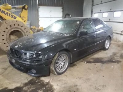 Freios traseiros compatíveis com 97-03 BMW 540i 2034668 - Imagem 1 de 4