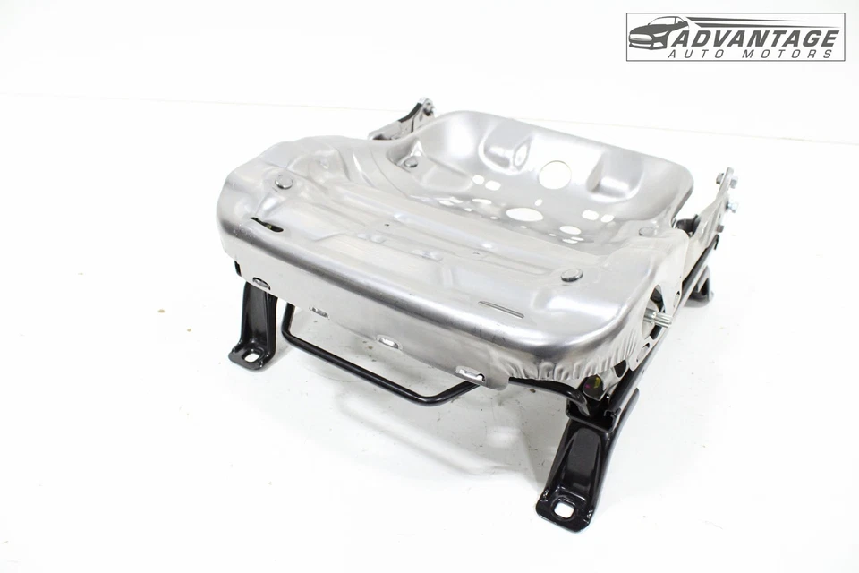 MITSUBISHI MIRAGE 2014-2024 ASIENTO DELANTERO IZQUIERDO LADO DEL CONDUCTOR MARCO DE PISTA INFERIOR OEM Foto 1 de 4