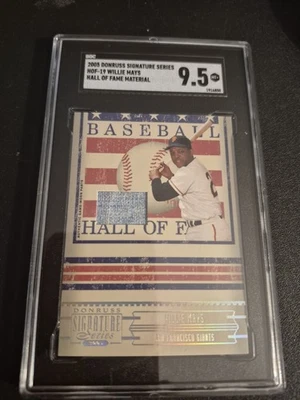 2005 Donruss Signature Series #HOF-19 Willie Mays Game Used Pants Patch SGC 9.5. - Image 1 of 2