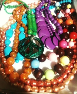 Lote Mixto Joyería Multicolor Avon, Madera, Resina + Otro Genial Lote de Colección #6 Foto 1 de 4