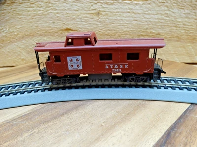 TYCO HO Scale 33' Santa Fe AT&SF 7240 Cupula Caboose - Image 1 of 4