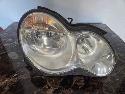 Conjunto de faros laterales derechos Mercedes Benz C230 2004 OEM 2038201061 Foto 1 de 4