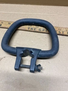 Mango D usado de un cabezal eléctrico recortador de cuerdas Troy-Bilt TB32EC - Imagen 1 de 2
