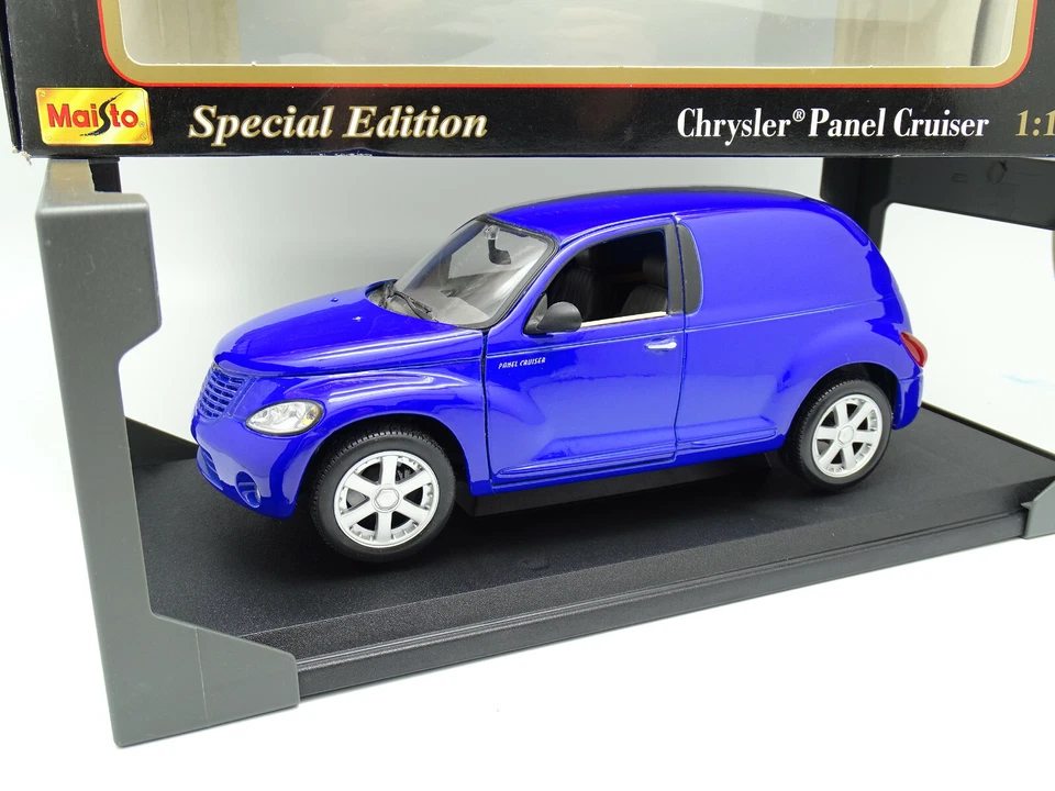 Maisto 1/18 - Chrysler Panel Cruiser Blu - Immagine 1 di 1