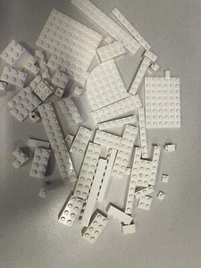 50 Pieces of Random White Legos Pre-Owned - Picture 1 of 2