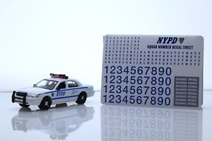 2011 Ford Crown Victoria NYPD New York City Police Car 1:64 Scale Diecast Model