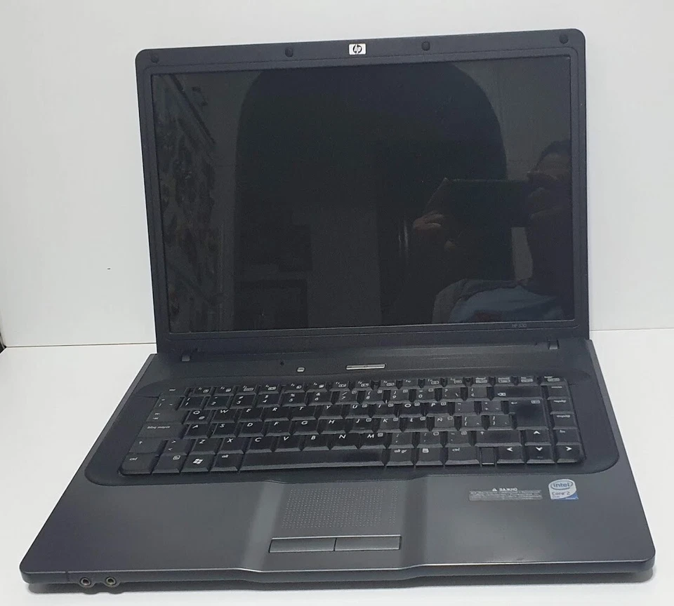 HP 530 - 15.4", Intel Core 2 Duo, 2GB, 120 HDD, Intel HD 950 - USADO!!! - Imagen 1 de 4