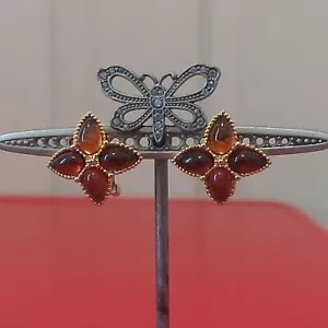 Vintage Faux Amber Flower Shaped Clip On Earrings Gold Tone - Picture 1 of 4