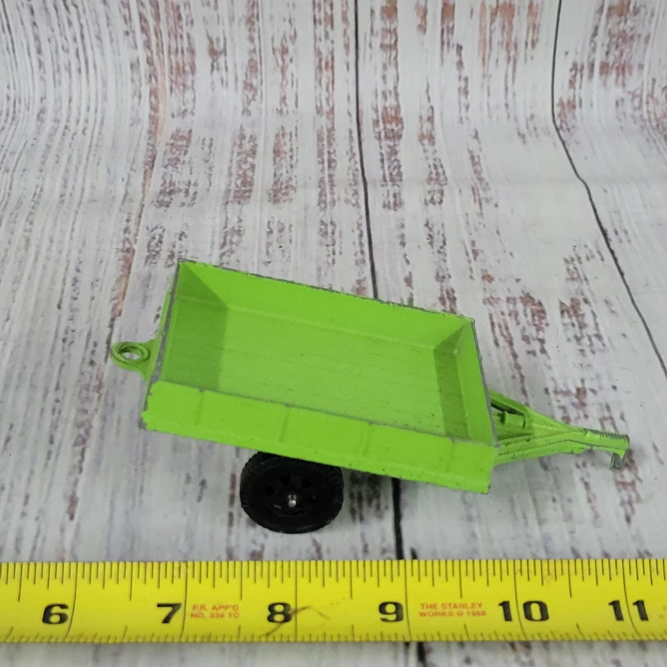 Remolque/carro Hubley Kiddie Toys de colección fundido a presión verde lima con enganche delantero y trasero Foto 1 de 4