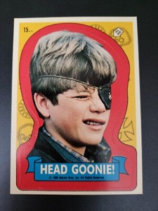 1985 Topps Goonies HEAD GOONIE VARIATION STICKER Card #4.