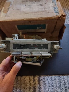 1965-66 Full Size Pontiac Heater Defrost And AC Control Unit Gm 7290172 - Picture 1 of 10