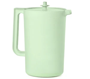 Tupperware Classic 1 Gallon Pitcher Push Button Seal Green New - Picture 1 of 3