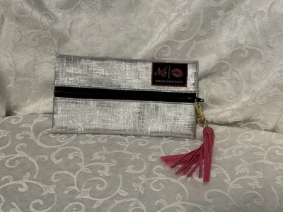 NWOT Makeup Junkie Bag Metallic Silver with Black Lining Large Gift Travel - Image 1 of 3