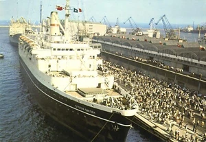 Stefan Batory angedockt wartet an Bord polnisches Kreuzfahrtschiff 1976 Postkarte - Bild 1 von 2