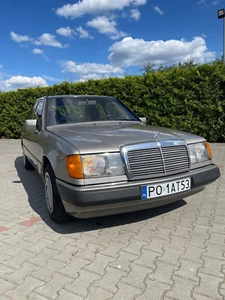 Mercedes-Benz W124 2.2 Gasolina Automático | 1992 | Bien mantenido | En garaje - Imagen 1 de 16