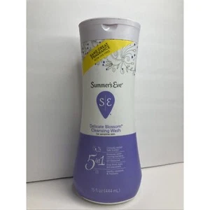 Summer's Eve Cleansing Wash for Sensitive Skin Delicate Blossom 15 oz - Picture 1 of 3