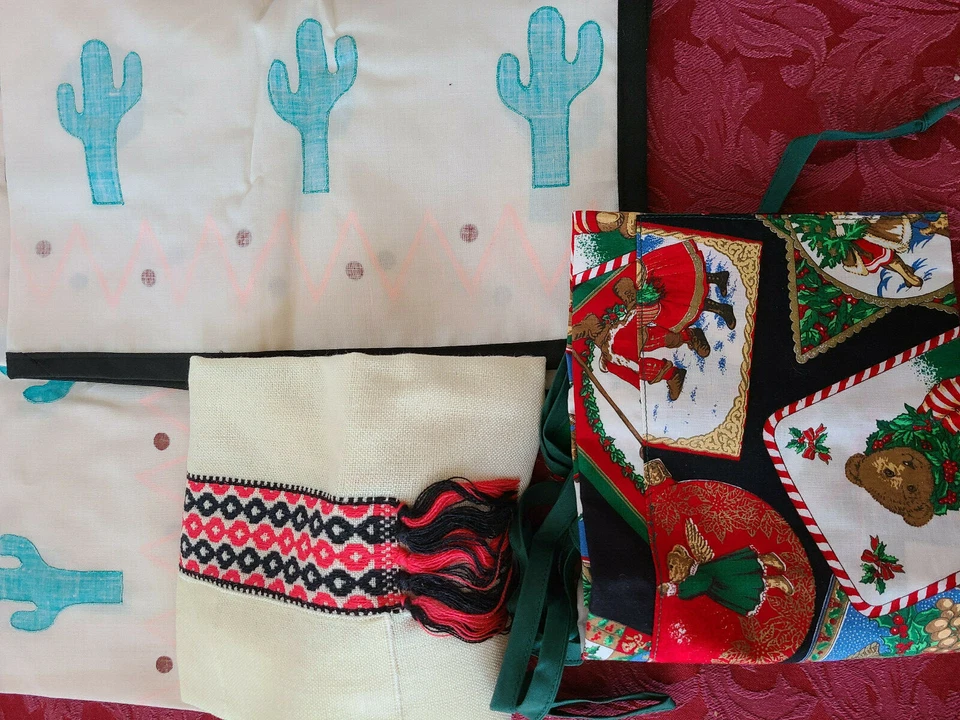 84 - Kitchen aprons - Christmas! - Image 1 of 1