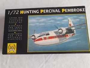 Au 16è Escadron Hunting Percival Pembroke 1:72 Model Kit - Picture 1 of 6