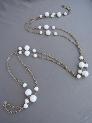 COLLAR ALETA VINTAGE MIRIAM HASKELL BLANCO VIDRIO LECHE CUENTAS Foto 1 de 4